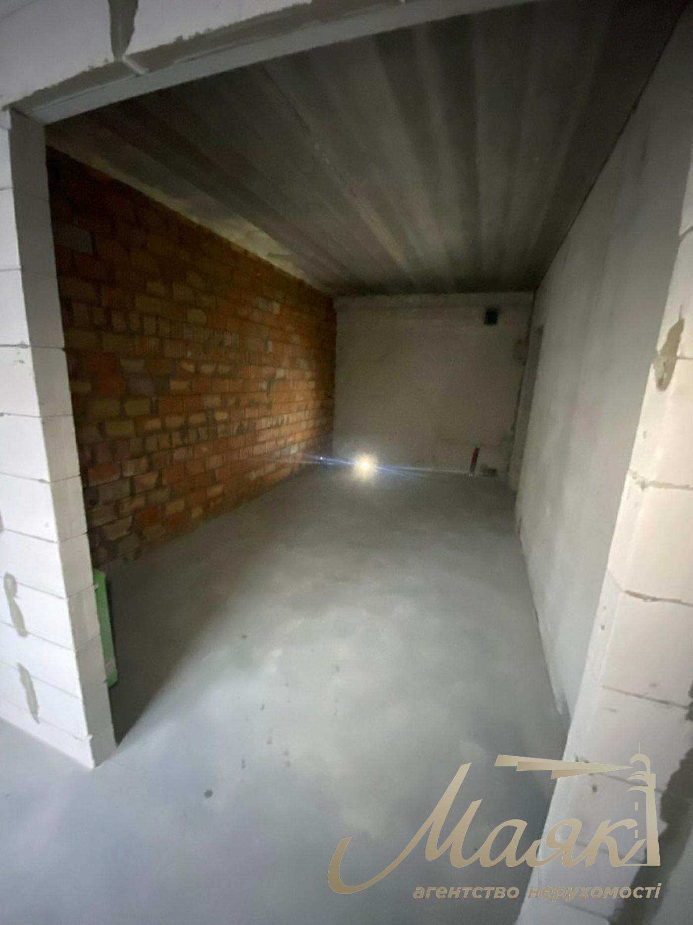Sale of 2-room apartment in the New England residential complex by assignment, Maksimovicha St.