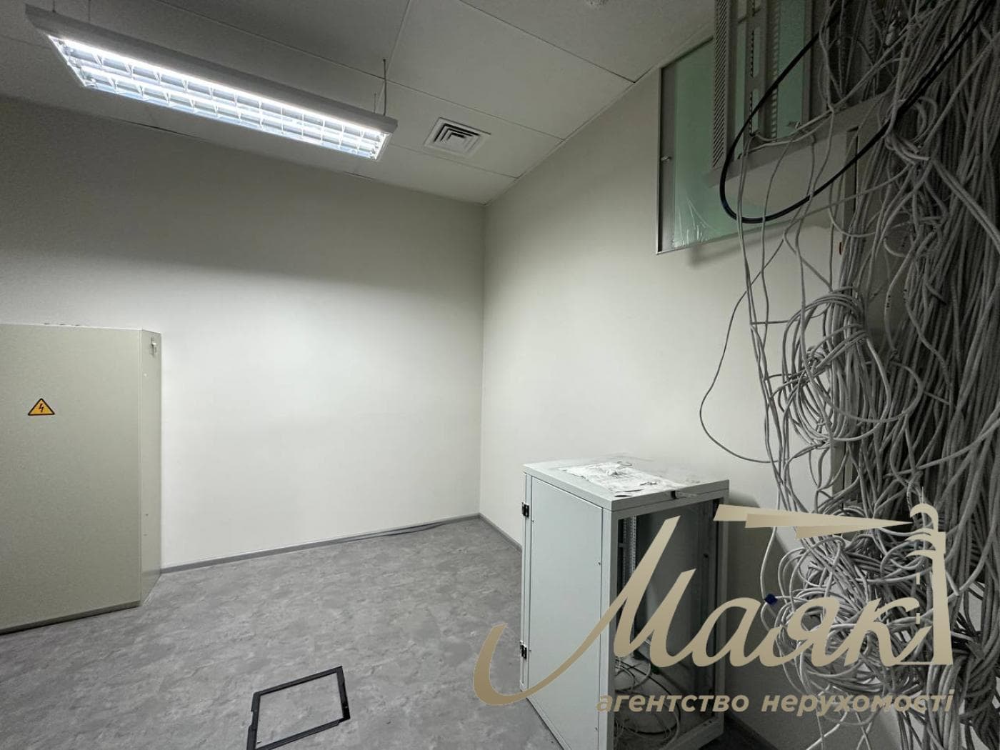 Аренда автономного офиса 962,1 м², ул. Антоновича, 118, Центр.