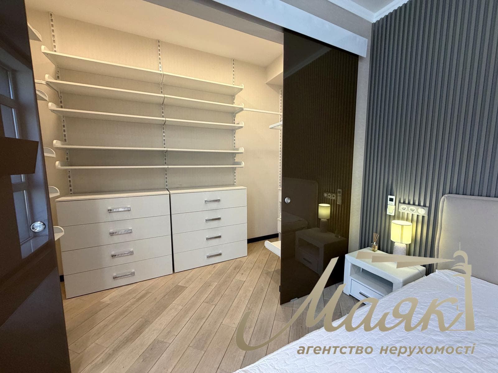 Оренда 3-кімнатної квартири площею 121 м² у ЖК «Новопечерські Липки», вул. Андрія Верхогляда (Михайла Драгомирова), 3, Печерськ