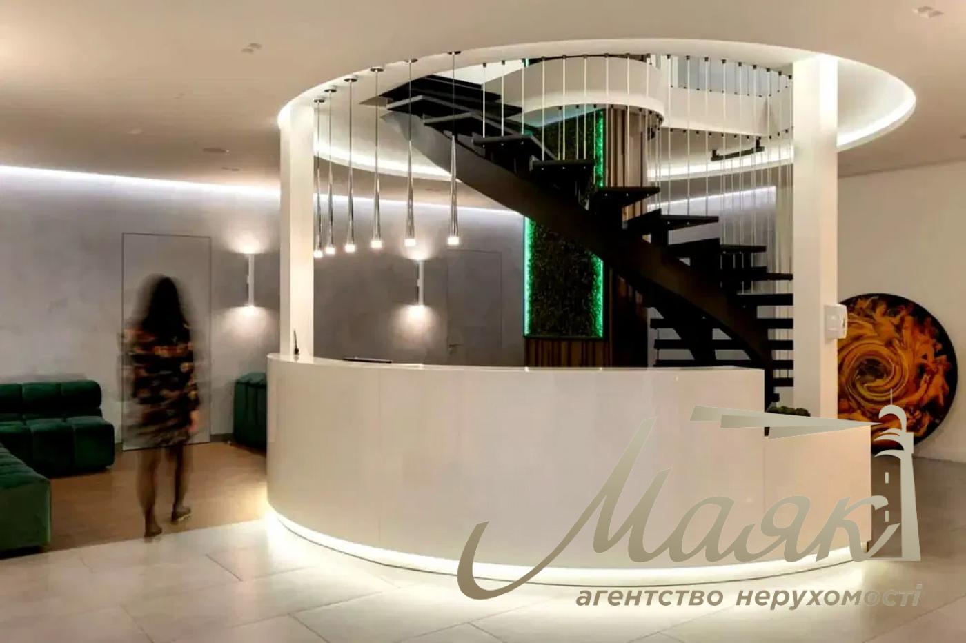 Office for rent Residential Complex Novopecherskie Lipki, Verkhoglyada street (Dragomirova)