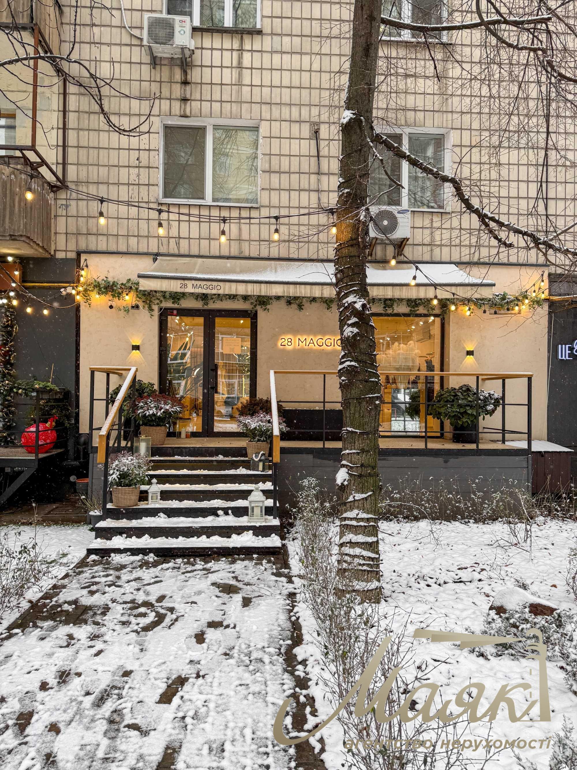 Оренда фасадного комерційного приміщення 86,6 м², район Французького кварталу