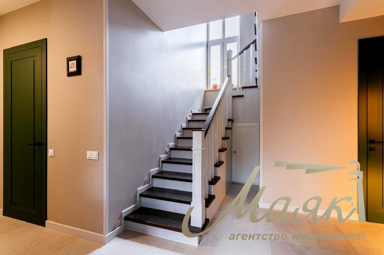 Rent a house 176m2 with. Kruglik KM "Kruglik" by the lake and coniferous forest