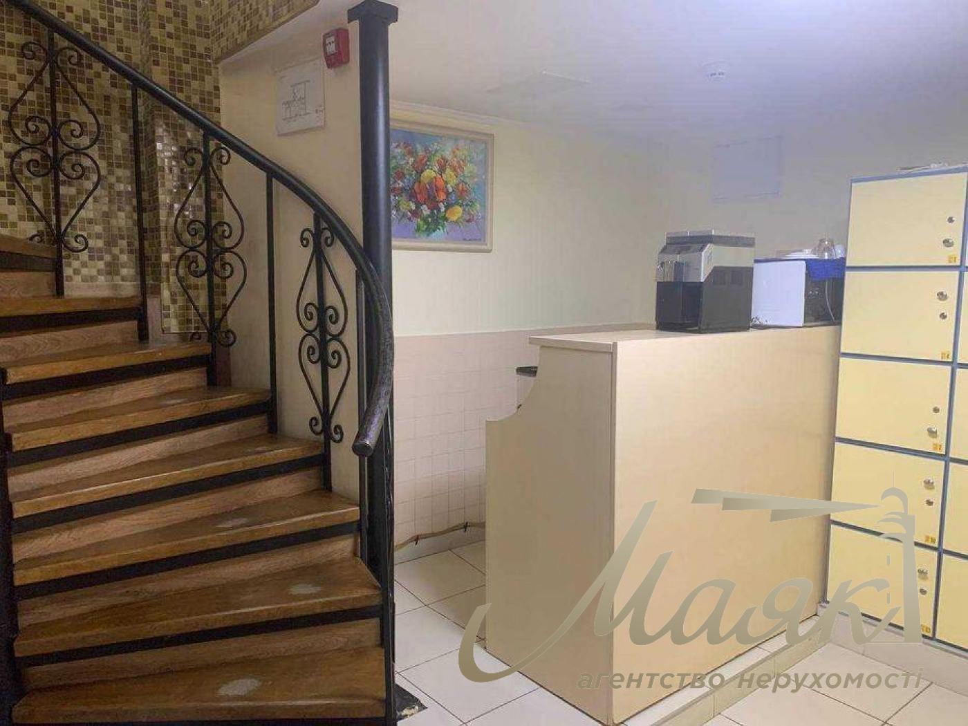 Аренда коммерческого помещения 180 м.кв, Соломенский р-н