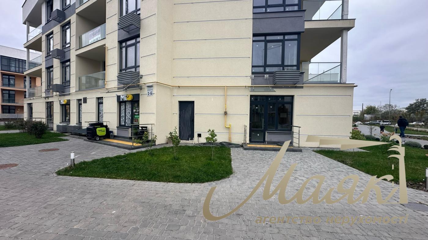 Rent of facade space 57m2 residential complex "Italian Quarter"