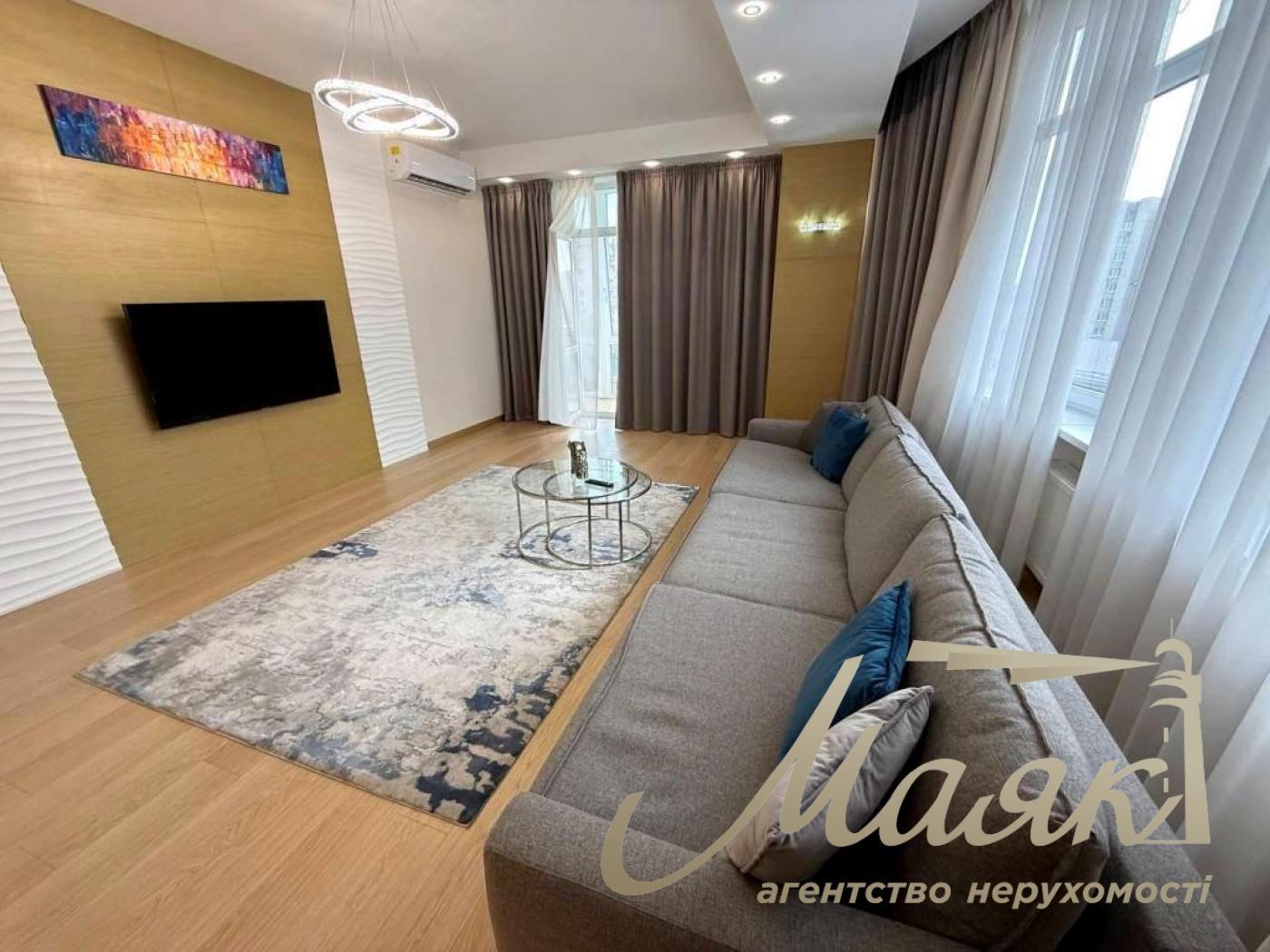 Rent 2-bedroom apartment in the historical center, Koninsky St. (Turgenevskaya)
