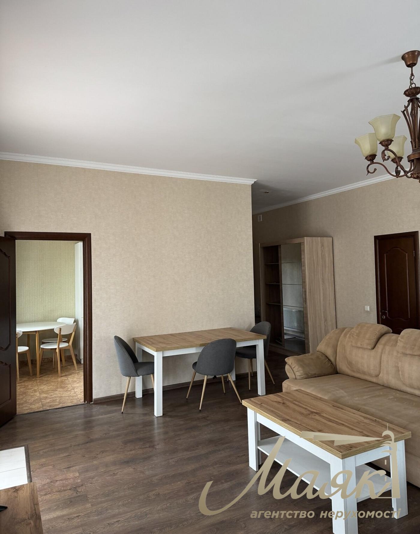 Оренда будинку 310м2 у селі Ходосівка