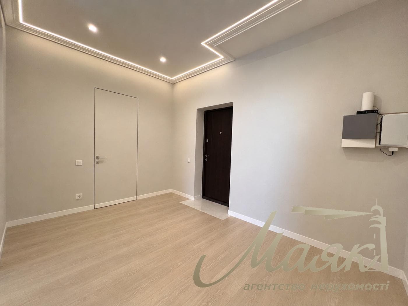 For sale: a 1-bedroom apartment (58.4 m²) with a view in the "Riverstone" residential complex, 10-D Dniprovska Naberezhna St.