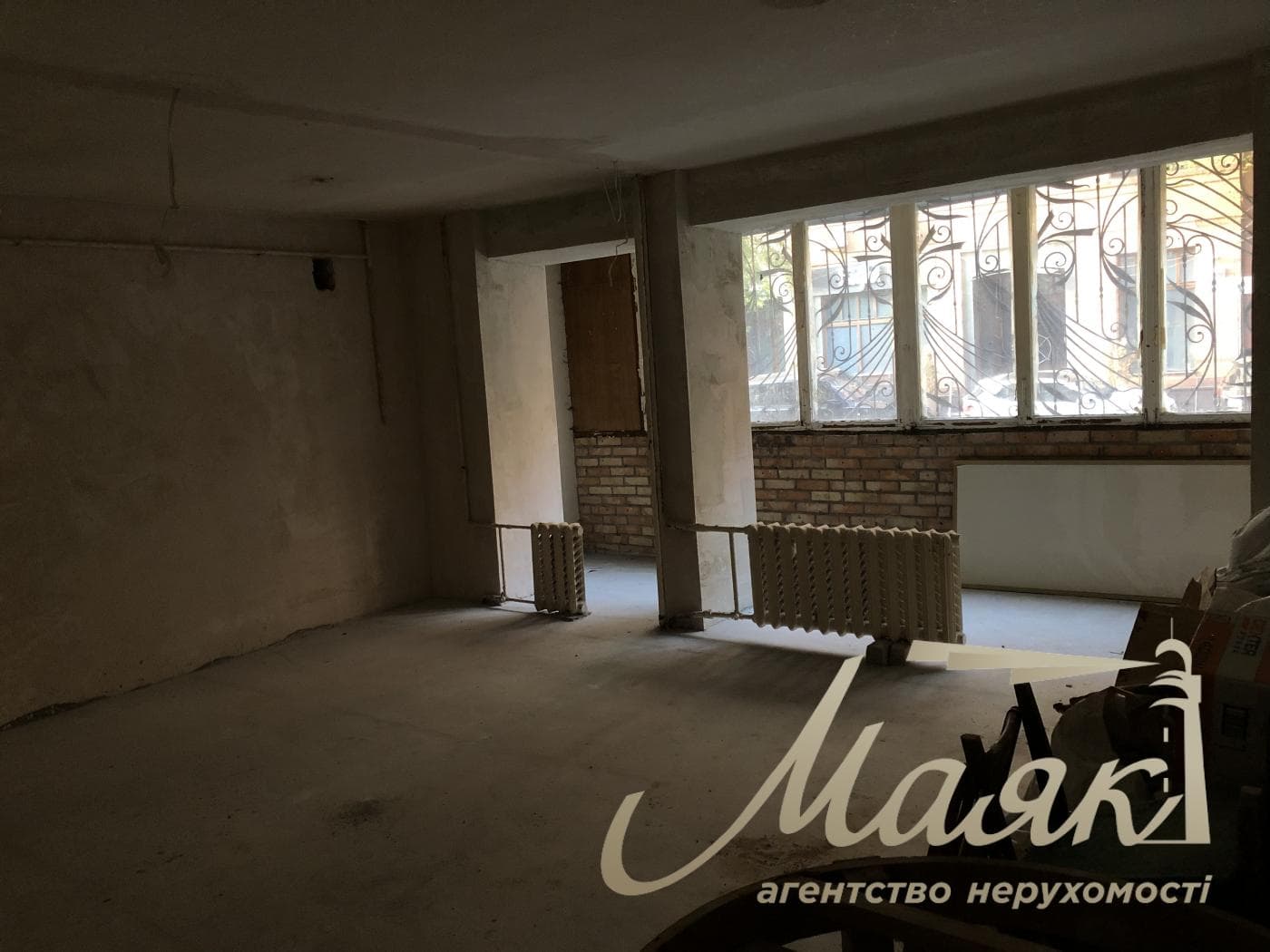 Продаж фасадного комерційного приміщення площею 71 м² Печерськ, вул. Панаса Мирного