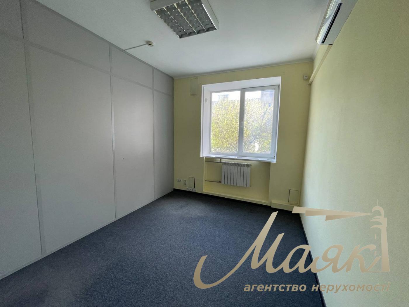 Аренда офисного помещения 230м2 в центре, Лукьяновка