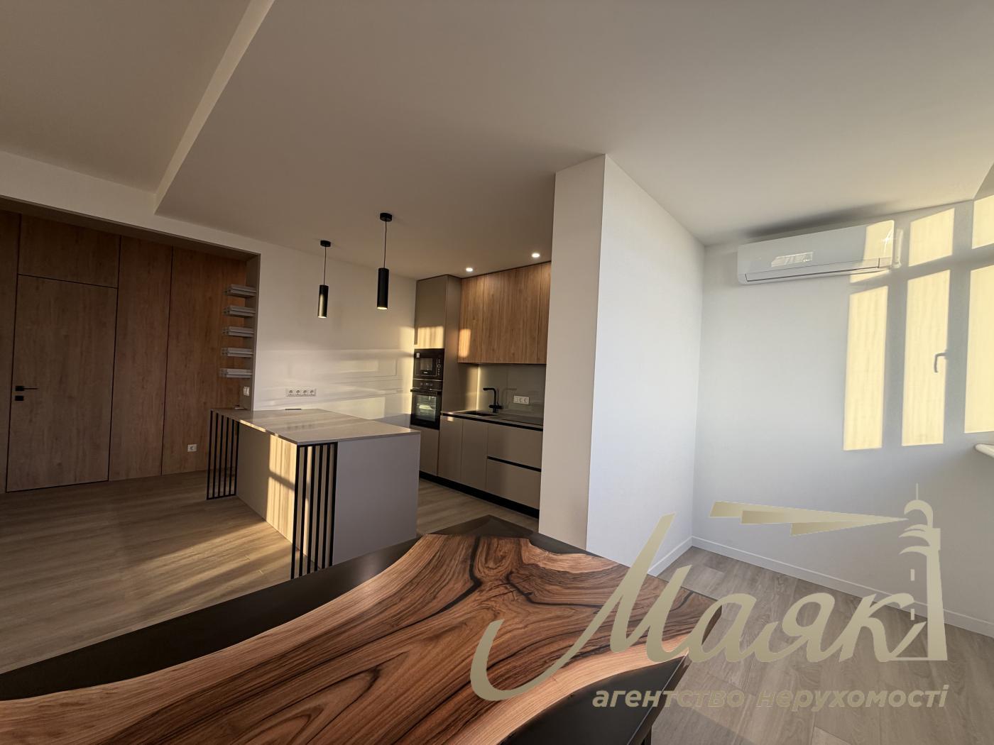 Аренда двухуровневой квартири  120м2 в ЖК " Подвысоцкий" , Печерск, Киев