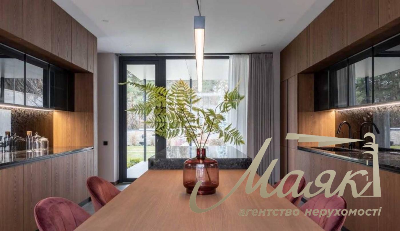 Sale of an exclusive house in Lesniki