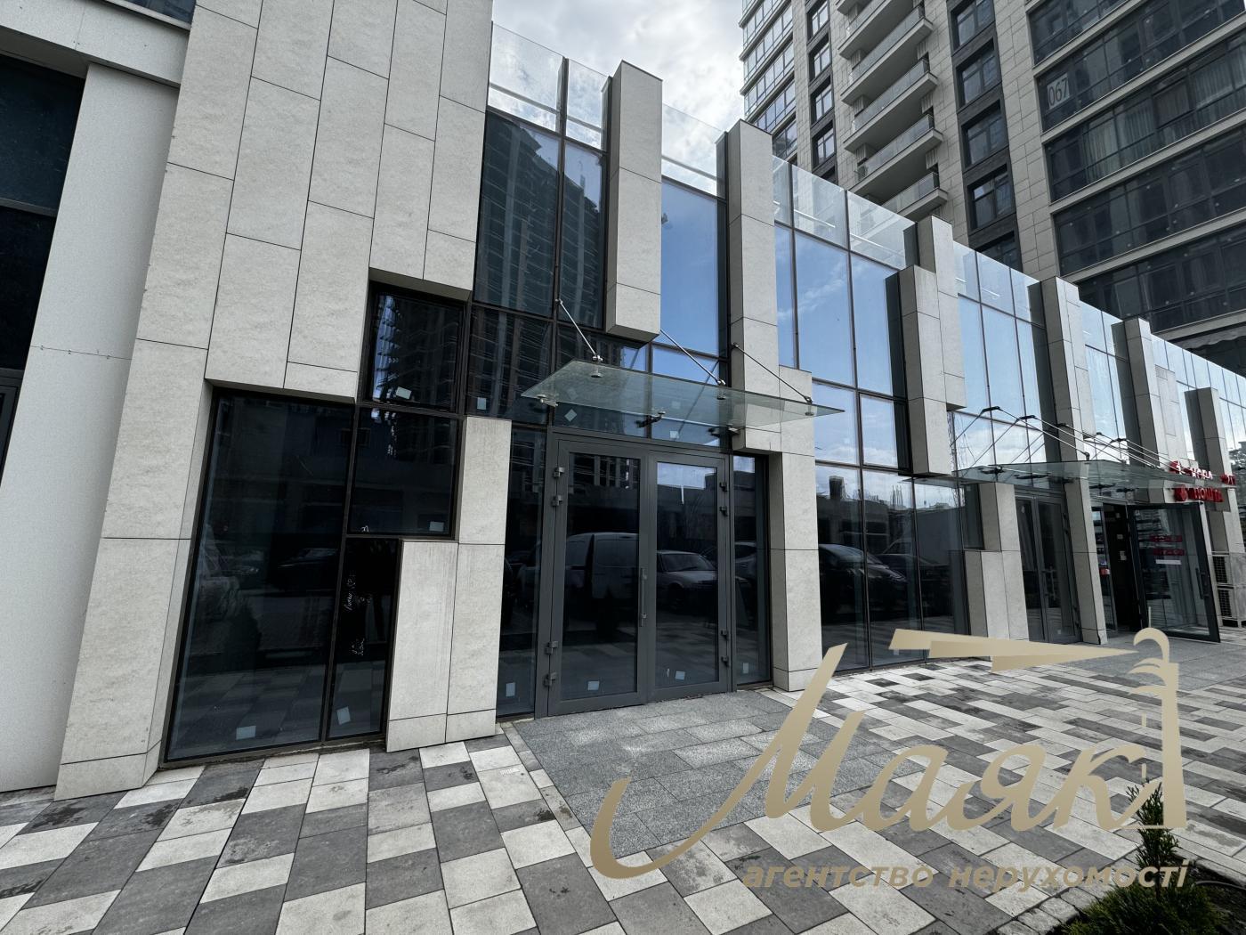 Sale of commercial premises (136m2) residential complex Novopecherskie Lipki, Dragomirova st., 19A