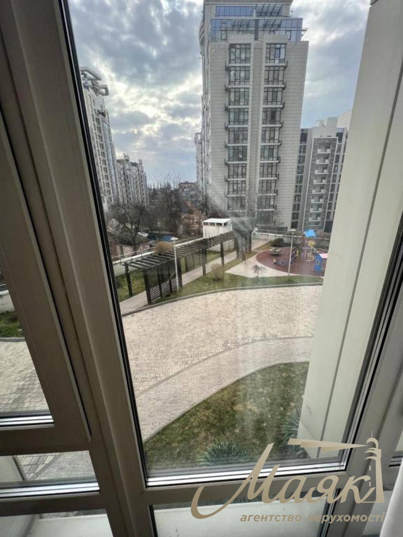 For sale office space 80 sq.m.sq. Residential Complex Boulevard of Fountains