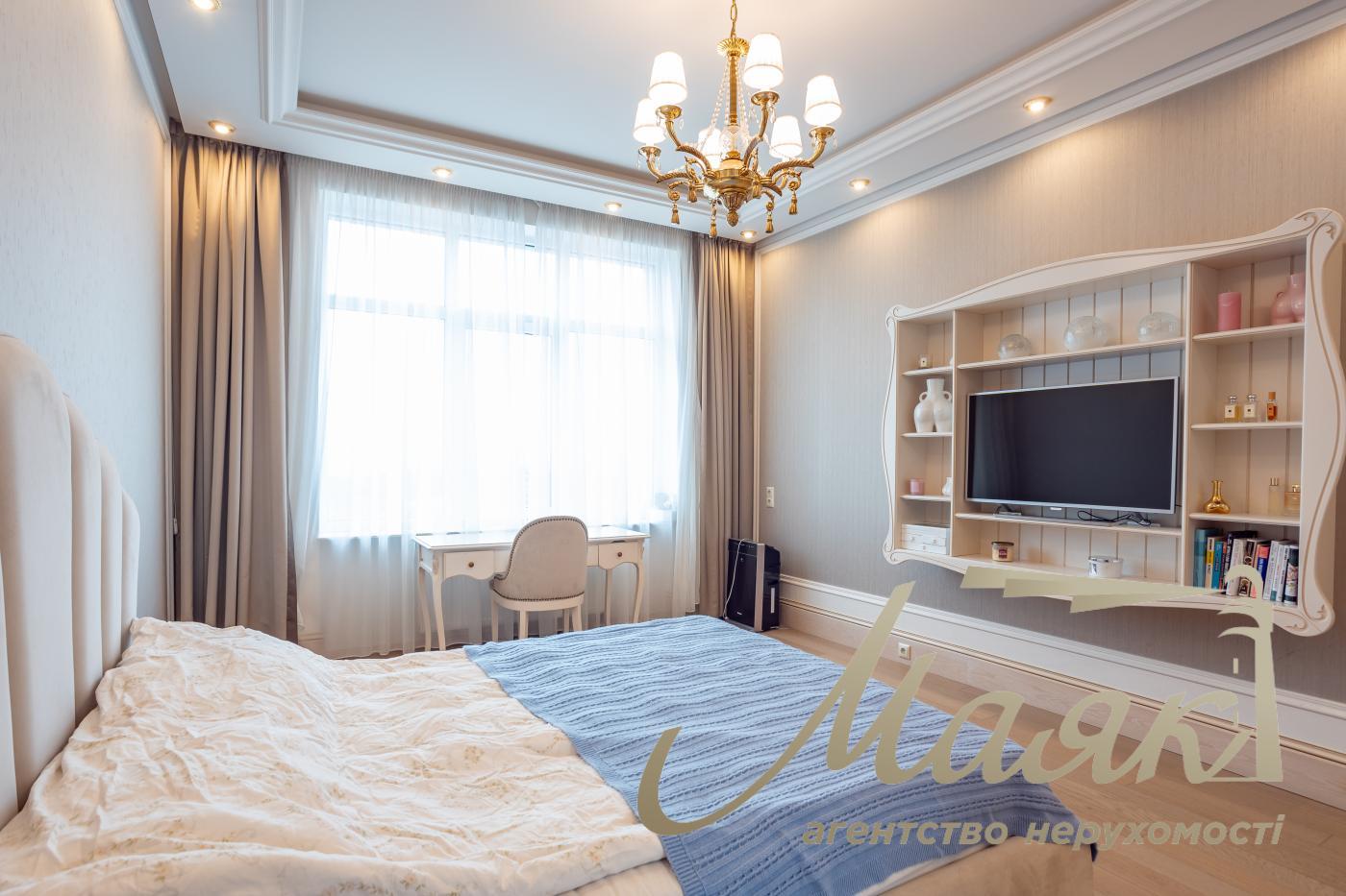 Rent 3-bedroom apartment LCD Novopecherskie Lipki, Verkhoglyada street (Dragomirov)