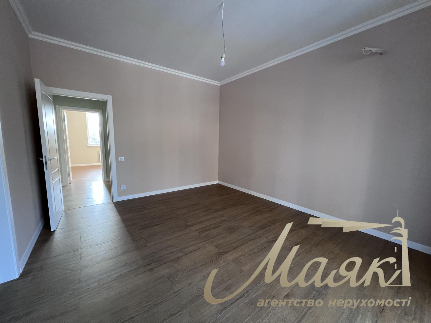 Продаж будинку в закритому КМ AlpenPark серед лісу