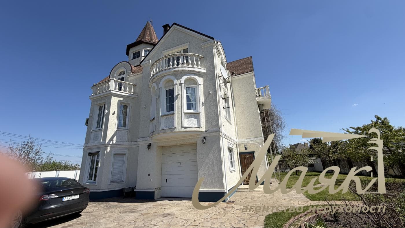 Продаж преміального 3х-поверхового будинку 350 м² у Гореничі, Бучанський район, Київська область