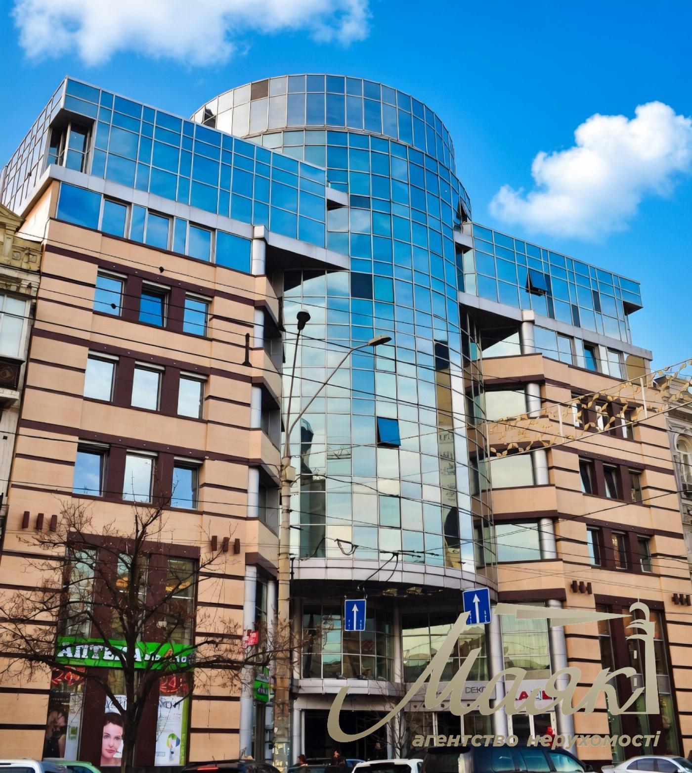 Sale of office 300 sq.m. in the center of Kiev, near the NSC "Olympic"