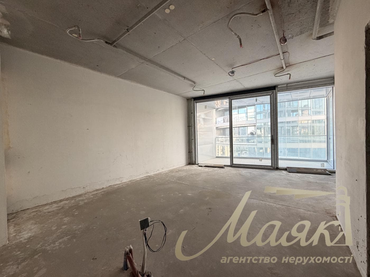 Commercial Space for Sale in the Taryan Towers Residential Complex, John Paul II Street