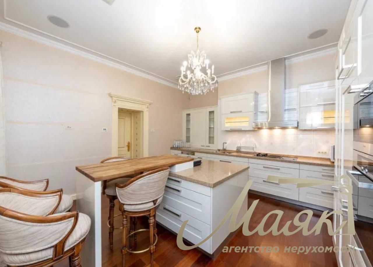 Продаж 3-х кімн. квартири, 278 м2, на вул. Городецького