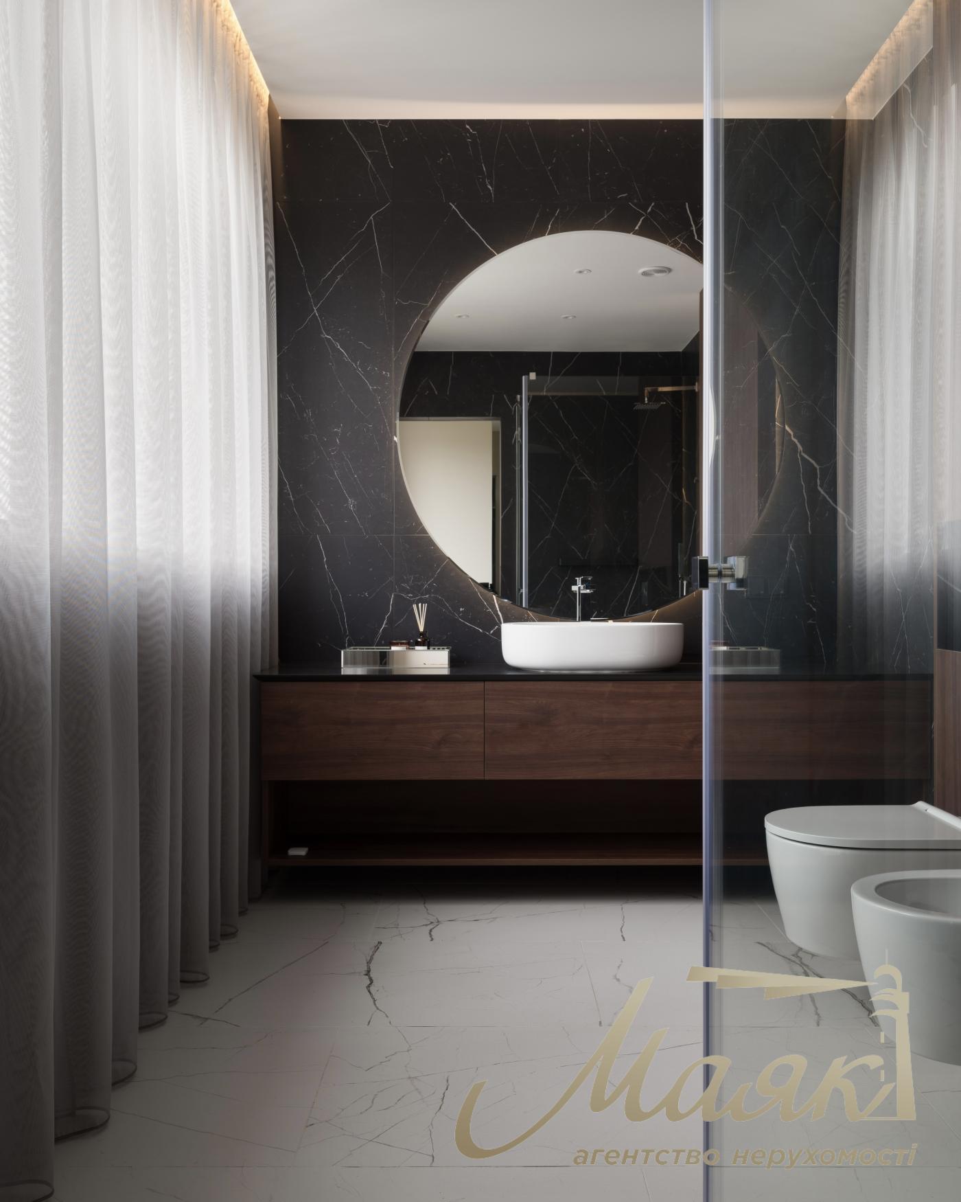 Sale of 2-storey townhouse 296m2, (3.5 hundredths) Kozin