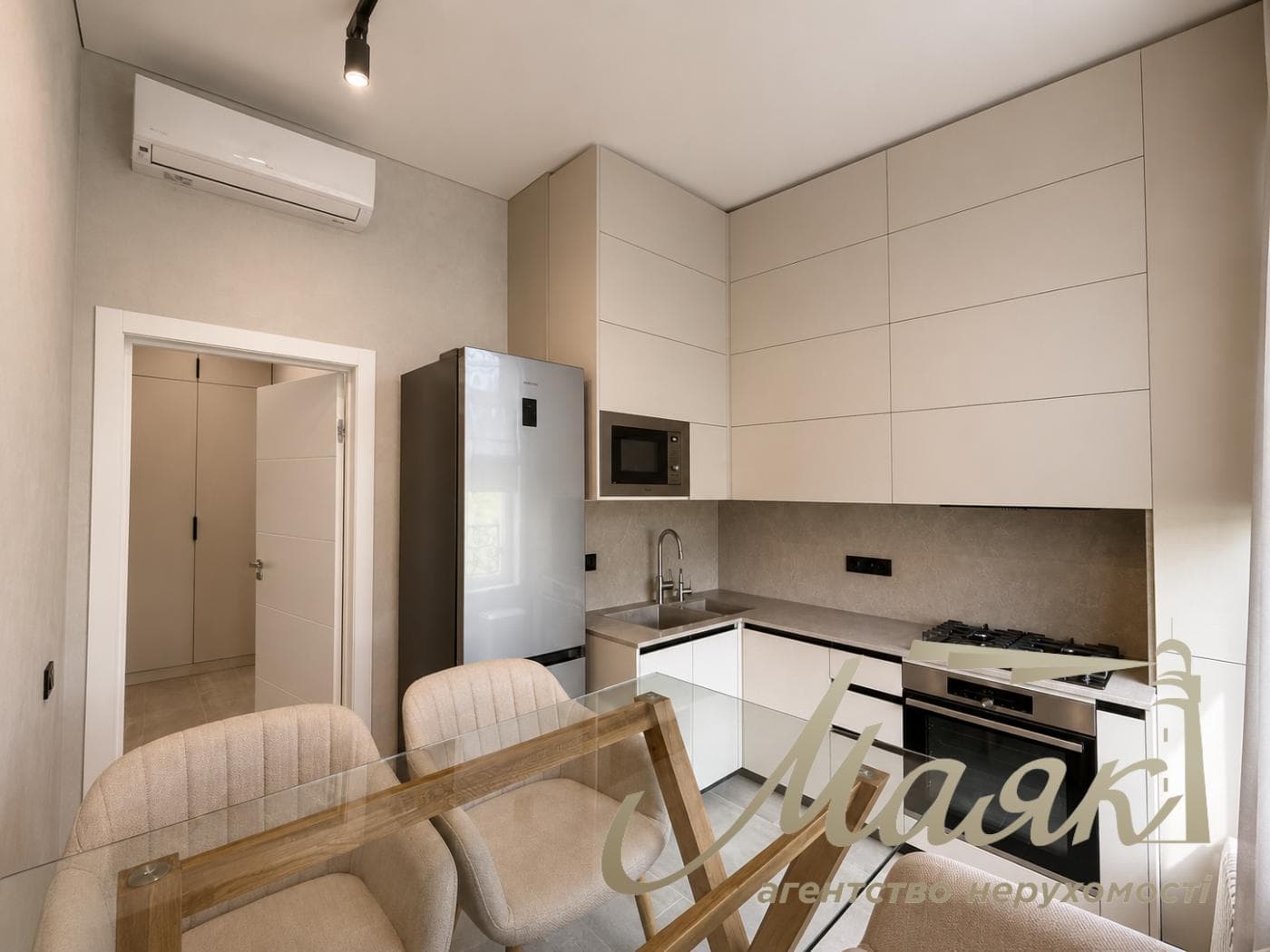 Продаж квартири з новим ремонтом та відкритим балконом у ЖК «52 Жемчужина / Pechersk Plaza», вул. Михайла Бойчука, Печерськ