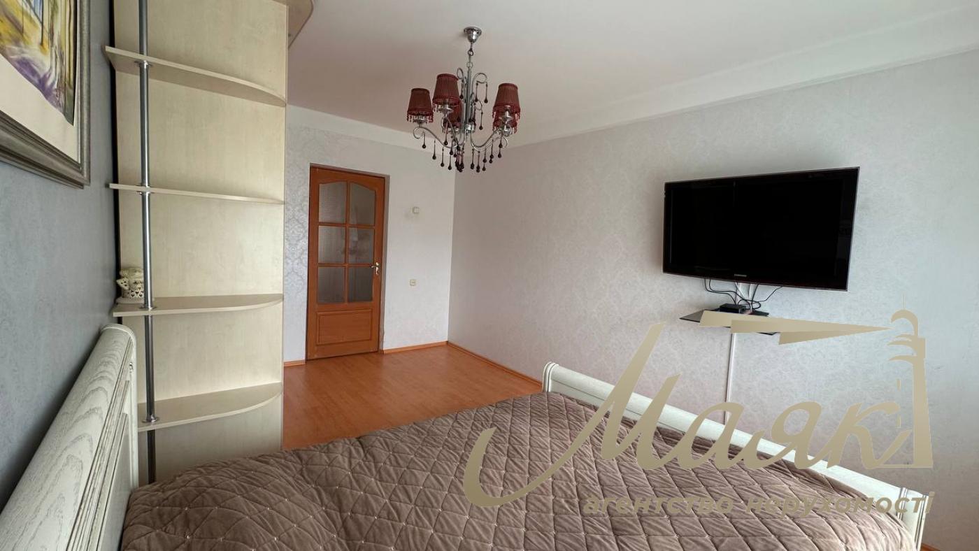 For sale 3-room apartment 57m2, Obolonskyi district, Ivasyuka 15A