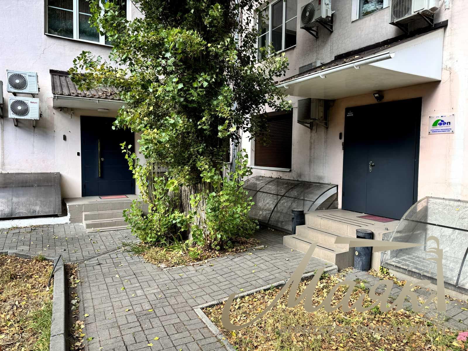 Оренда офісного приміщення (272 м²) у центрі, вул. Шовкова, 7-А