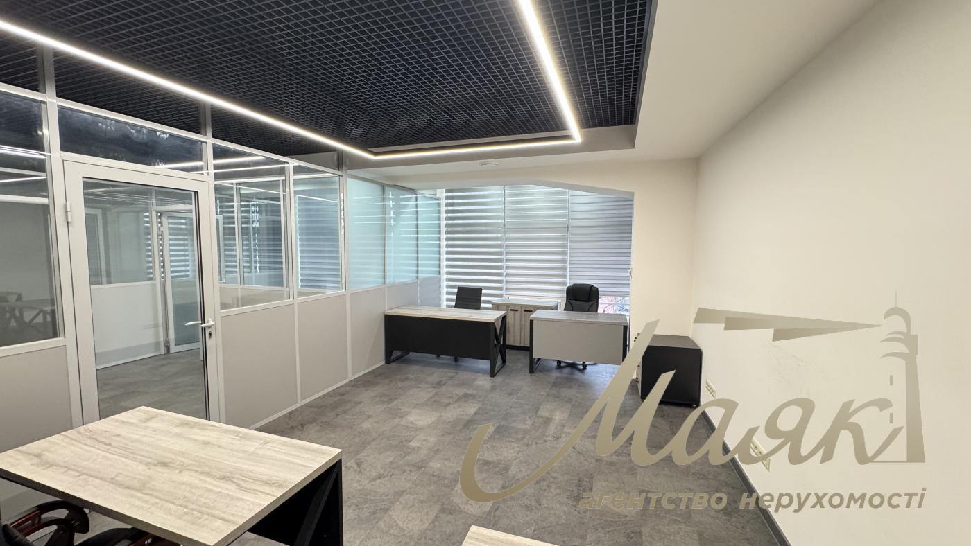 Продаж офісної будівлі в живописном районІ! Ул. Верхнегорская. Центр. Киев