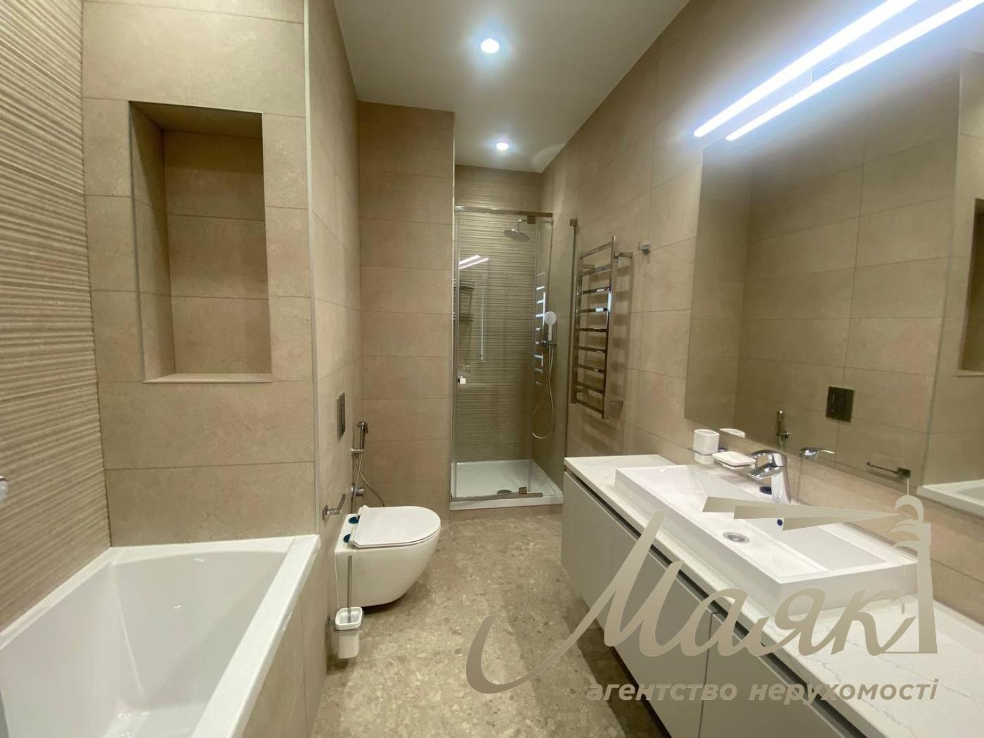Rent of a three-story penthouse in the Atlantic residential complex at 118 Antonovich Street