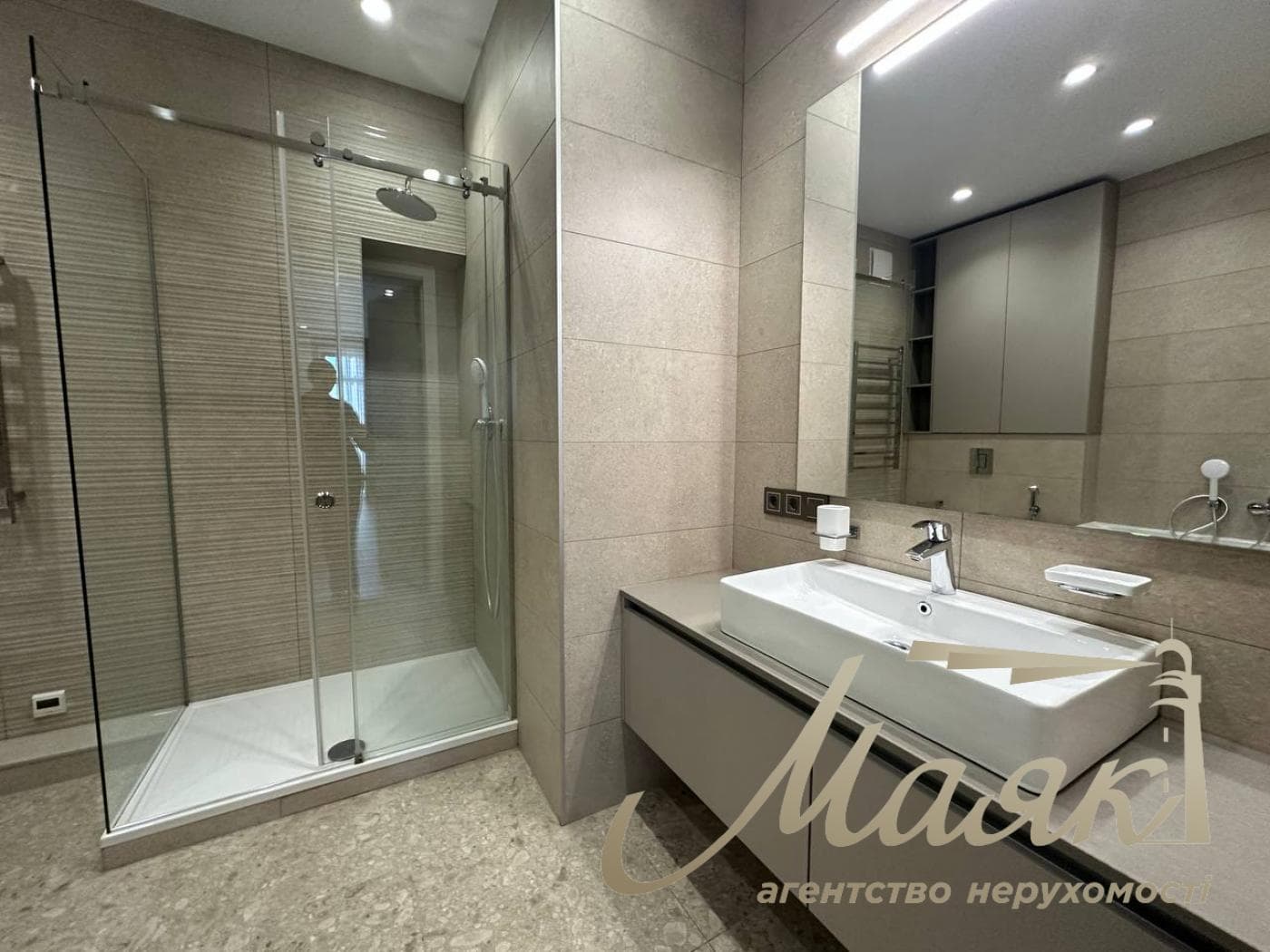 Оренда 2-кімнатної квартири площею 75 м² у ЖК «Atlantic Residences», вул. Антоновича, 118, «Палац України».