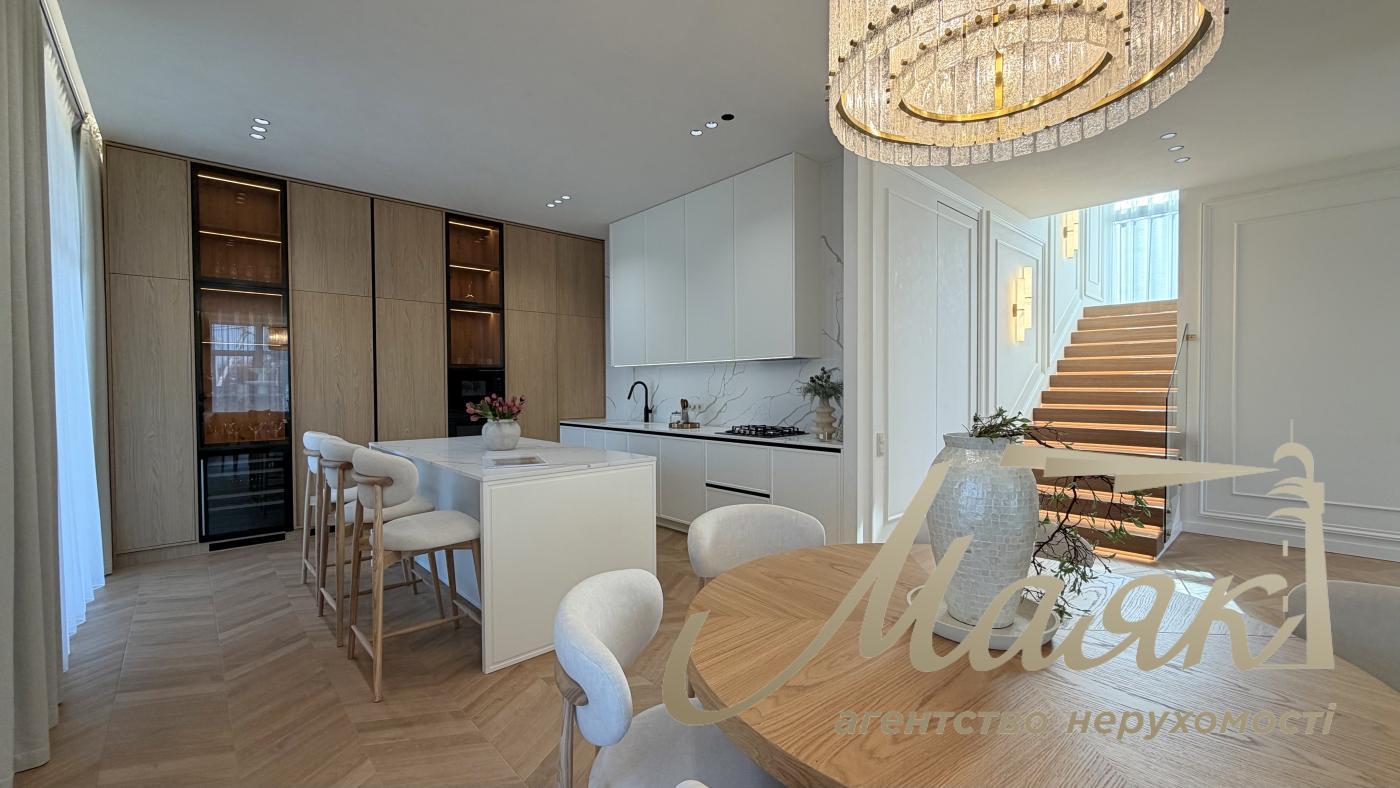 Продаж 2-х поверхового будинку 246м2, Ходосівка