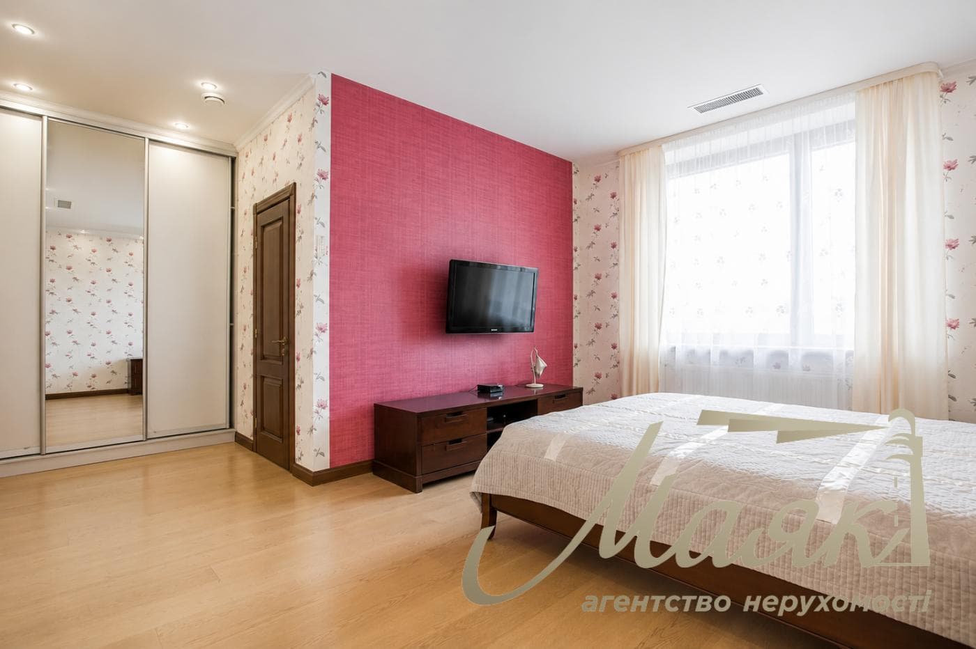 Sale of house 420 m2 in elite KG Solnechnaya Dolina, Romankov