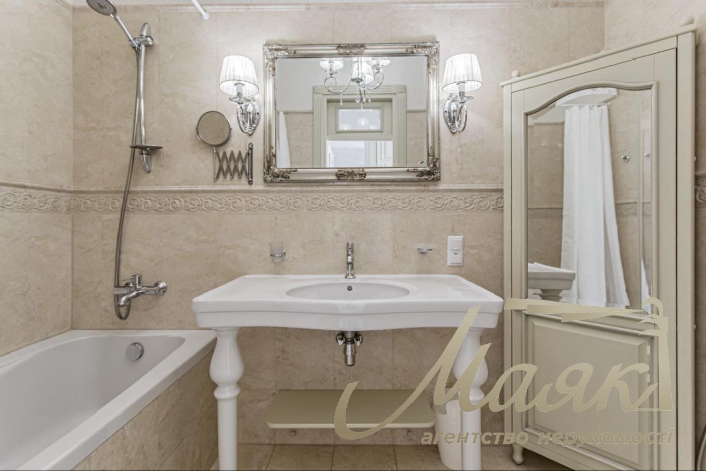 Rent 3-room apartment on Khreshchatyk 23, Center