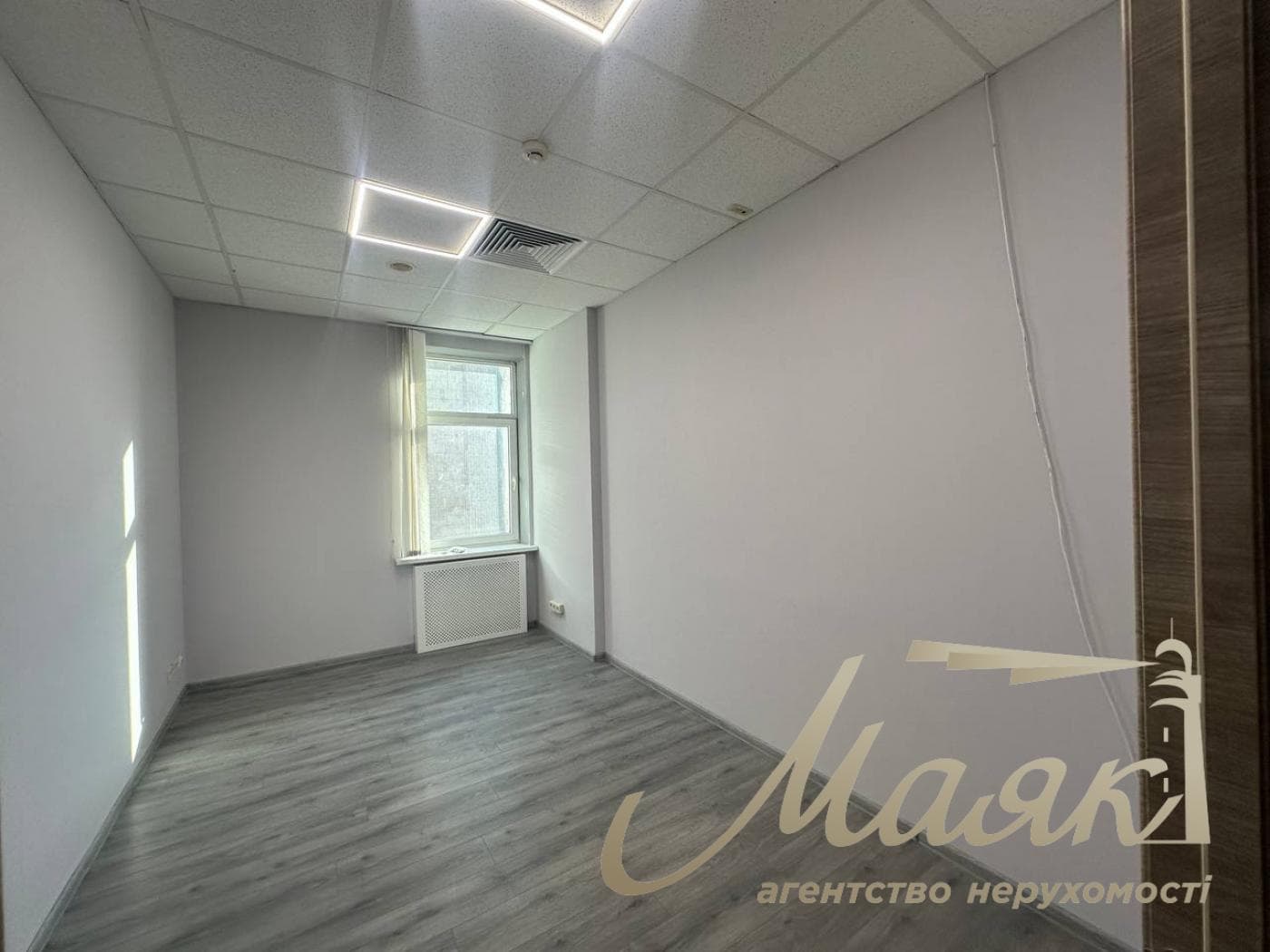 Оренда офісу площею 500 м² на провулку Крестовому, 2, Арсенальна.