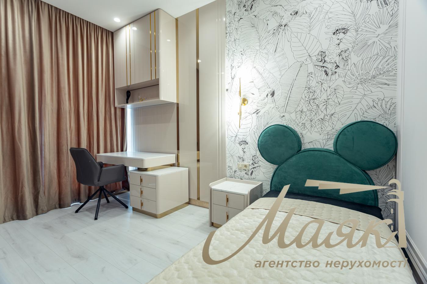 Продаж пентхауса 195 м² з терасою та дизайнерським ремонтом у ЖК Park Avenue VIP, Київ