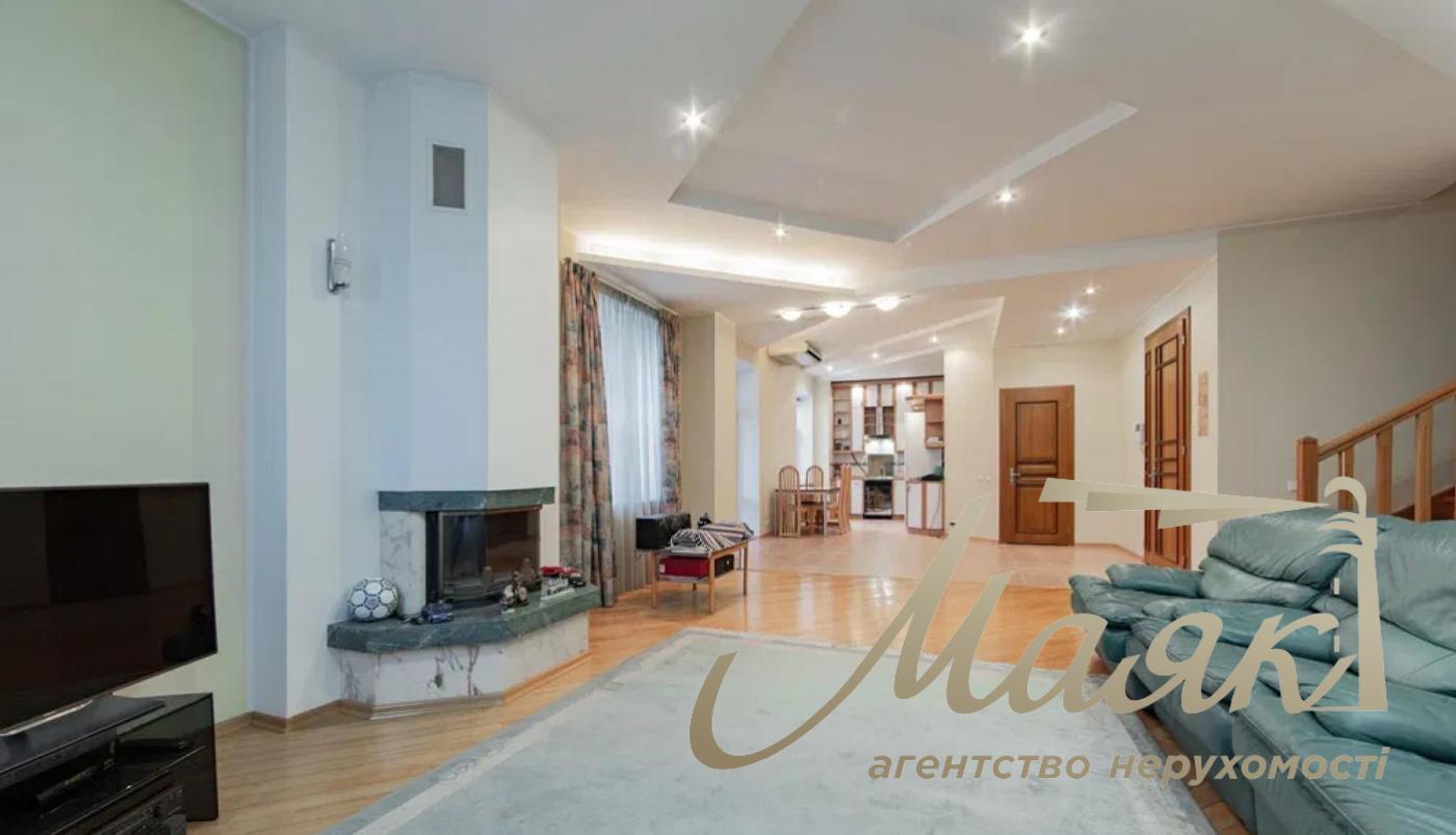 Продаж 4к дворівневої квартири вул. Дарвіна, Липки