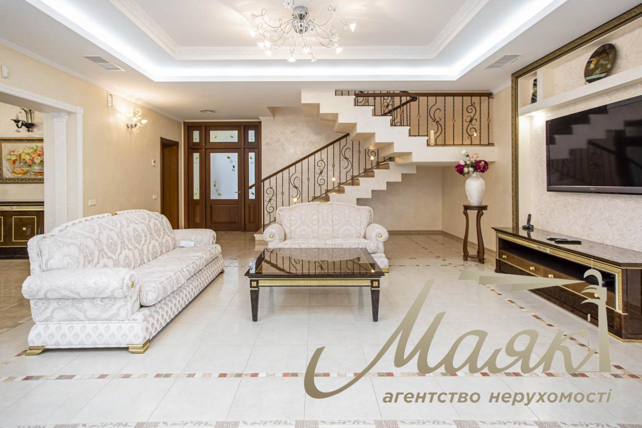 Sale of house 420 m2 in elite KG Solnechnaya Dolina, Romankov