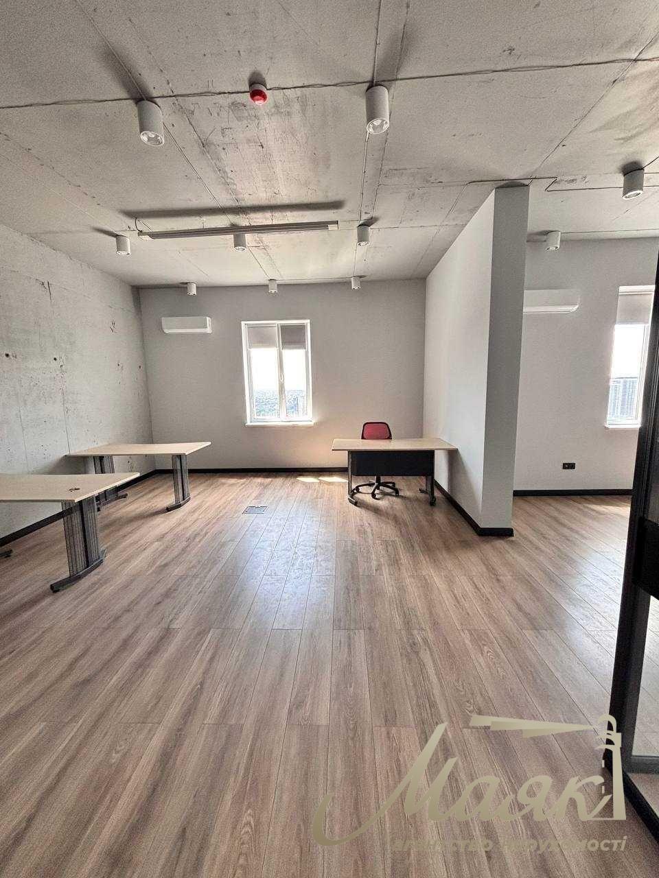 Office for rent 200 m2 in LCD "RIVERSTONE"