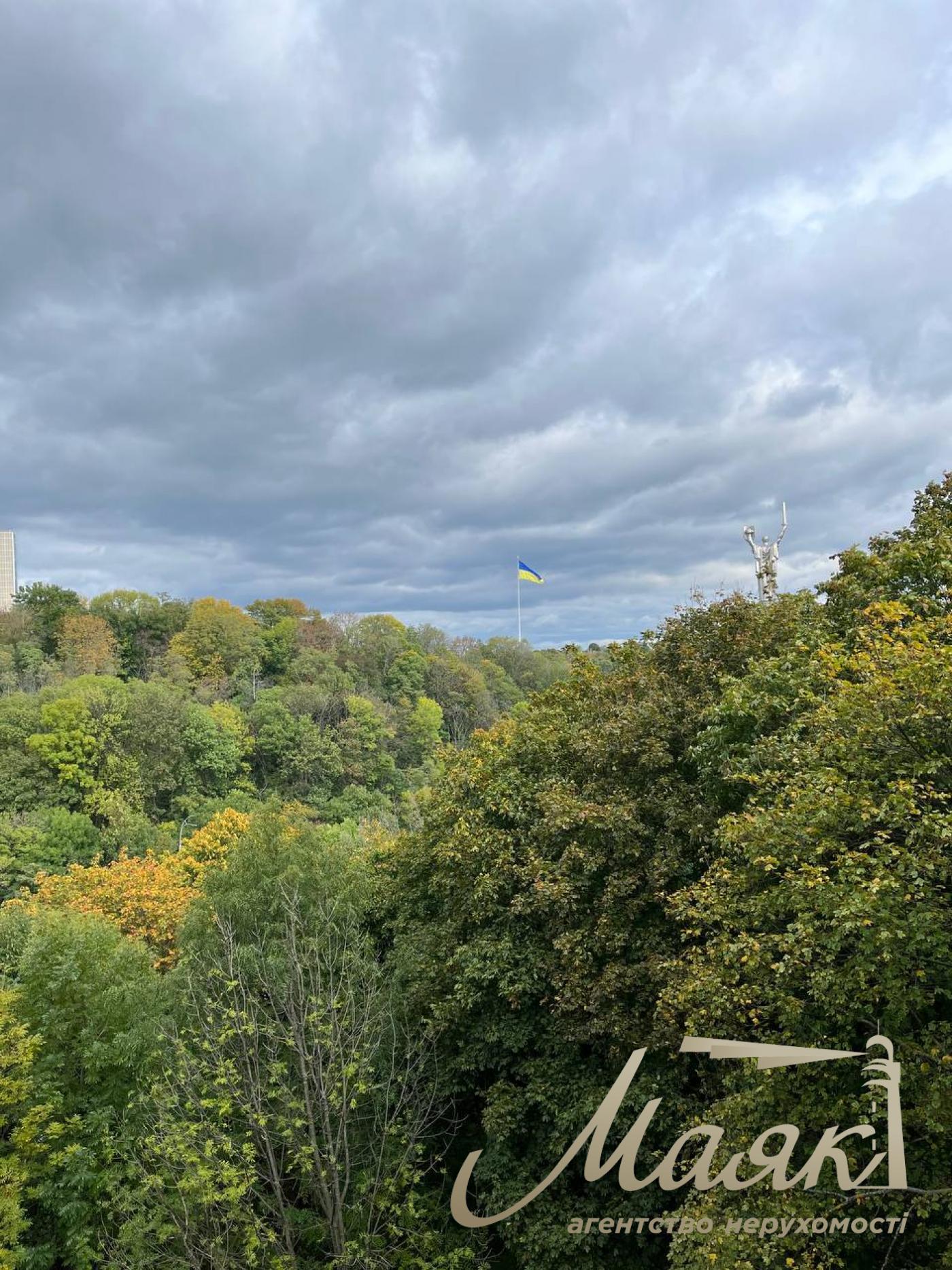 Продаж квартири 142м2 у клубному Будинку Мічуріна 19б, Центр, Печерськ