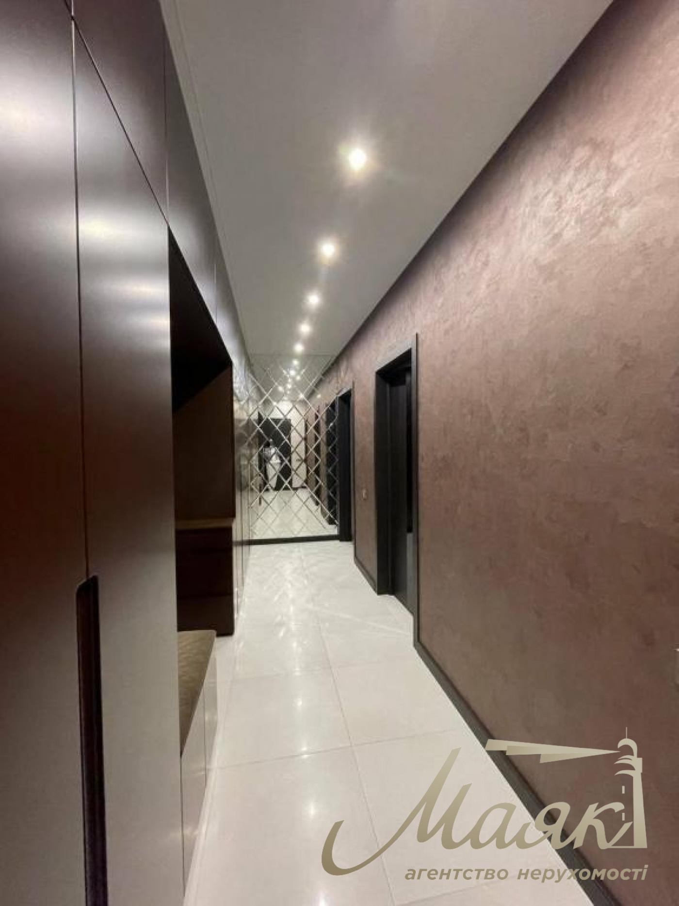 Sale of 2-room apartment 60m2 in residential complex Parkland, Yunosheskaya st. 17, Goloseevsky district, Kyiv.