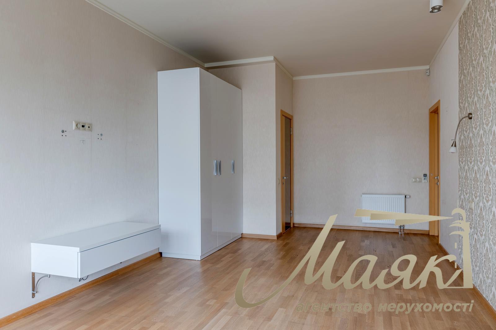 Продаж 4-кімнатної квартири в ЖК "Новопечерські Липки" Адреса: вул. О. Верхогляда (Драгомирова), 16, Печерський район.