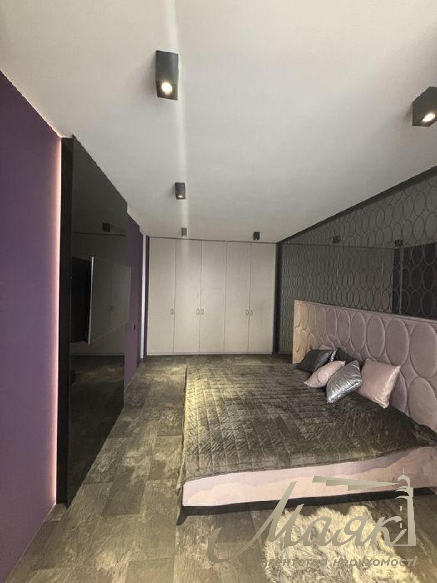 Продаж 2-кімнатної квартири у ЖК Royal Tower, 65 кв. м, Центр, вул. Саксаганського, 37К