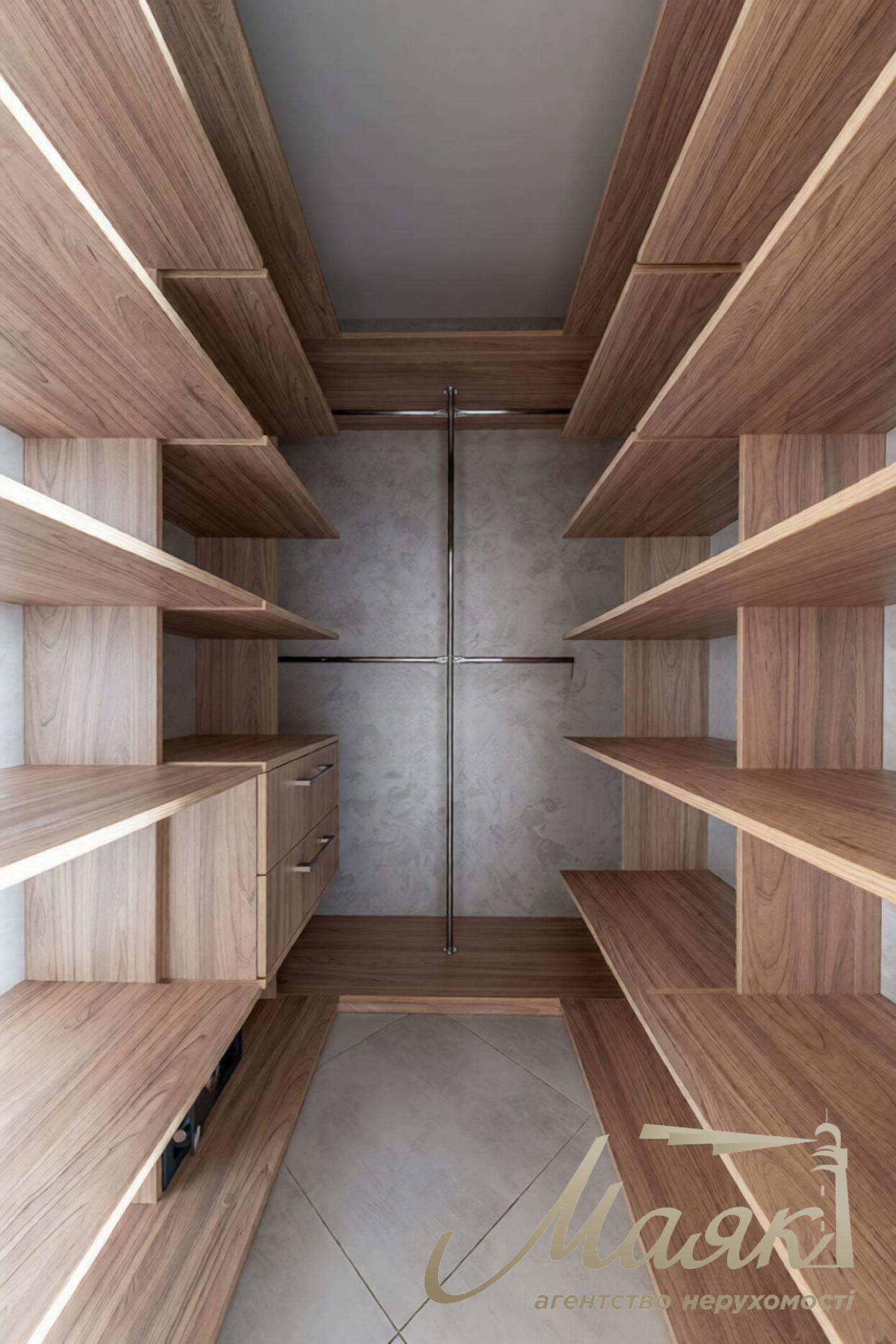 Rent 2-bedroom apartment in LCD str. Podvysotskogo, 4v, 50m², Pechersk, Kiev