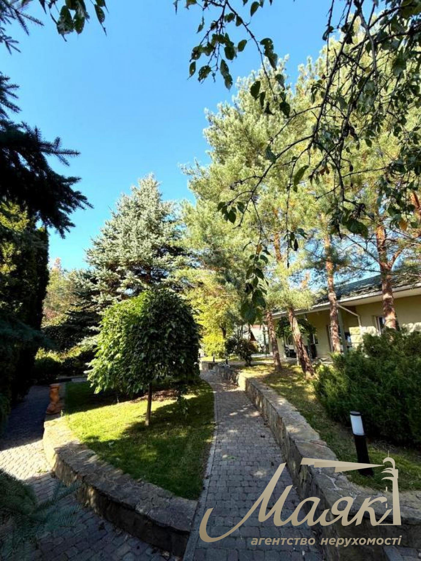 Оренда 2-х поверхового будинку 340м2, Козин