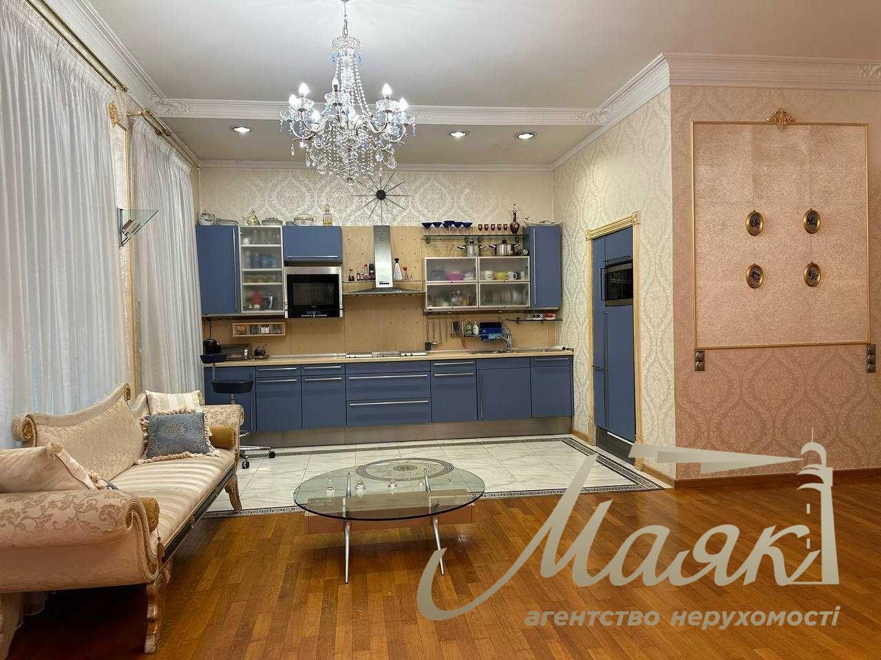Аренда помещения под офис 180 м² в самом центре Киева, на Майдане Независимости