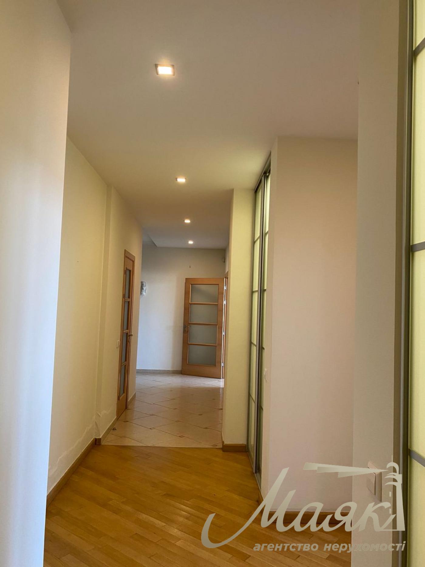 Оренда офісу 216 м2 на бульвар Тараса Шевченка, Центр