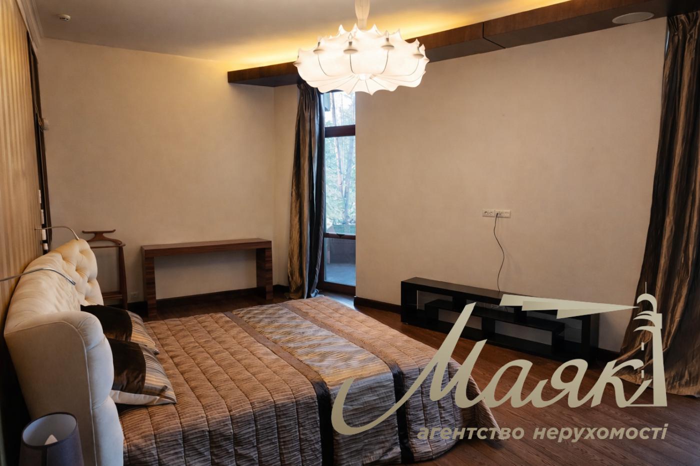 Оренда будинку в Плютах, Обухівський напрямок, 435 м², 28 соток, SPA-зона.