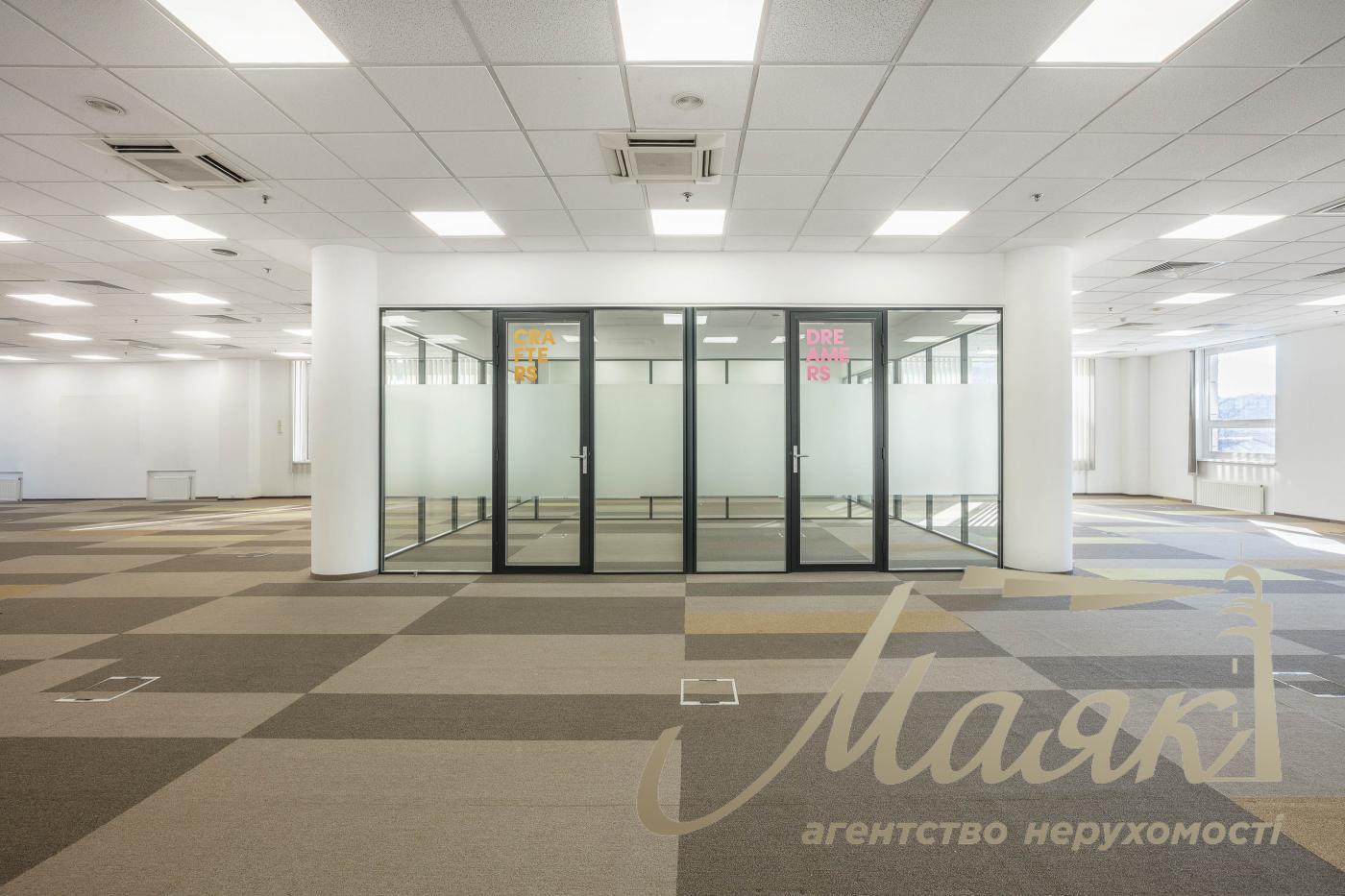 Оренда офісу 726м2 в БЦ Євразія, по вул.Жилянська 78, Центр.