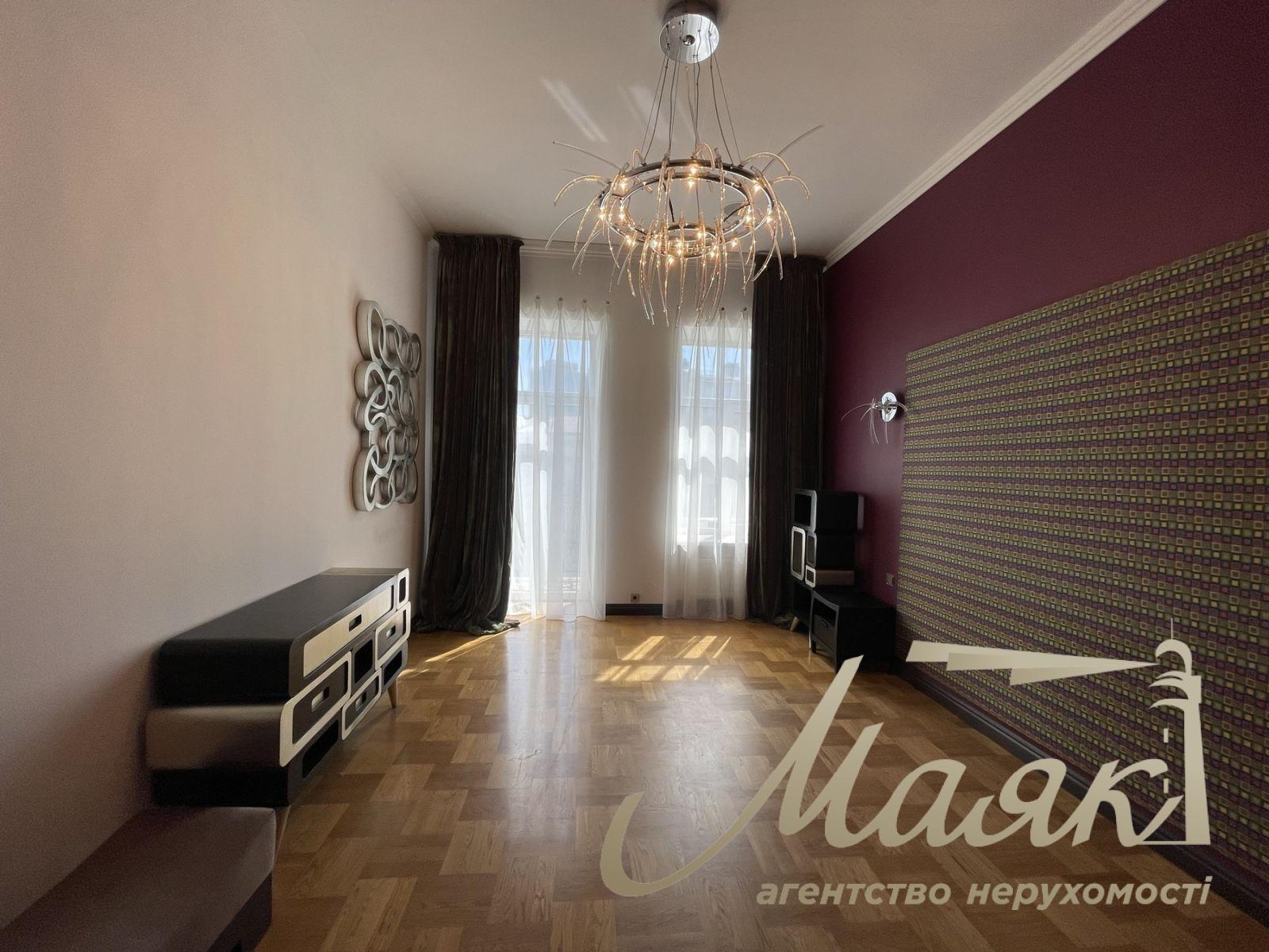 Аренда 4-к квартиры 200 м2, центр Києва, Площа Украинских Героев