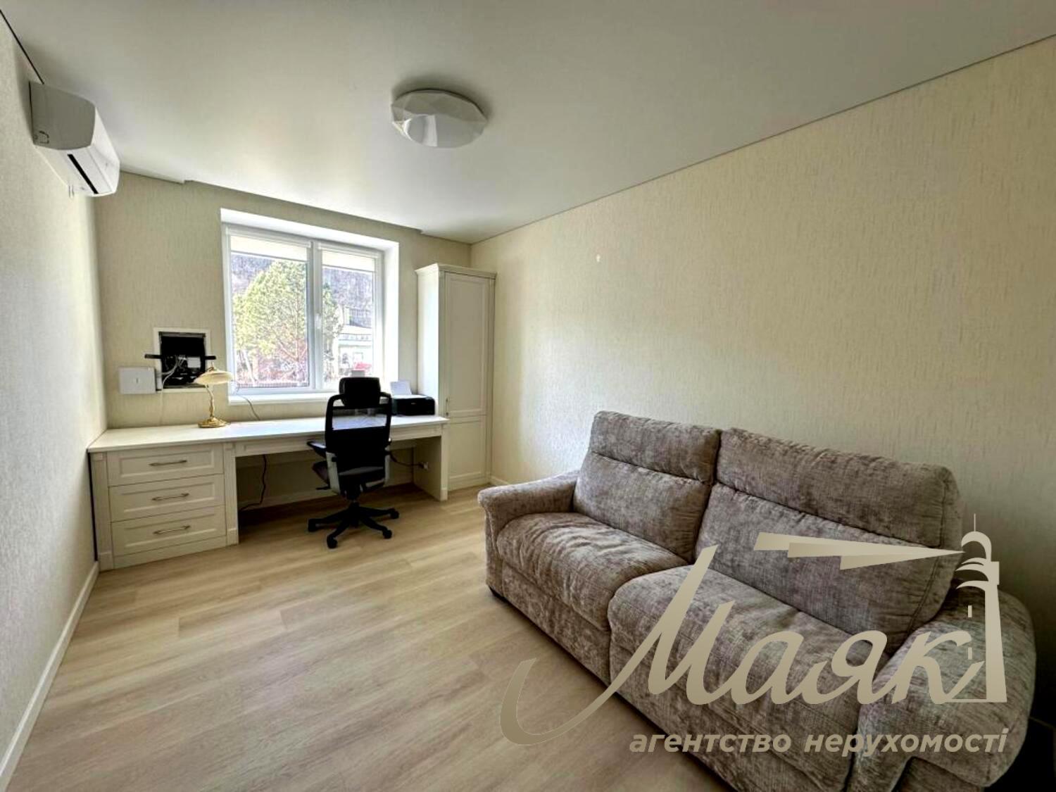 Оренда сучасного автономного будинку 380м2 в с. Підгірці, Обухівський район